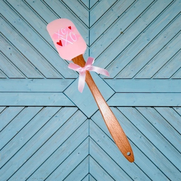 Pink Valentine's Day Oven Mitt and Spatula Bundle Secret ingredient is Love - Picture 4 of 4